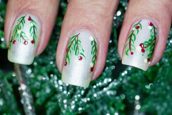 Mistletoe And Berries Christmas Nail Art 1